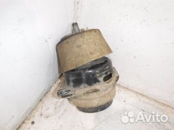 Подушка двигателя