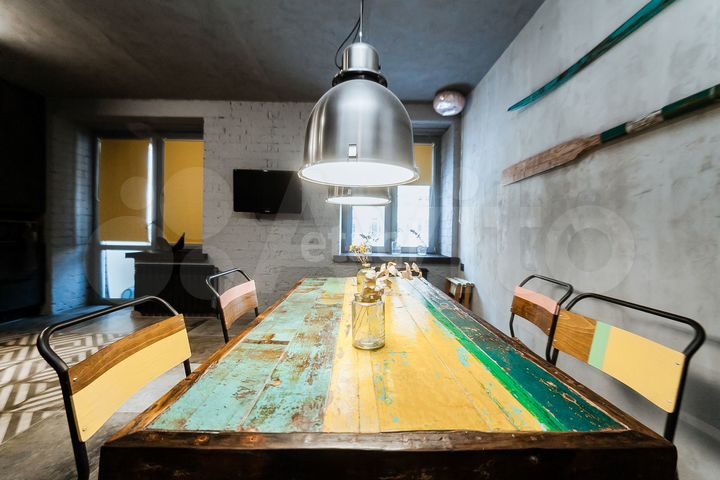 2-к. квартира, 76 м², 2/5 эт.