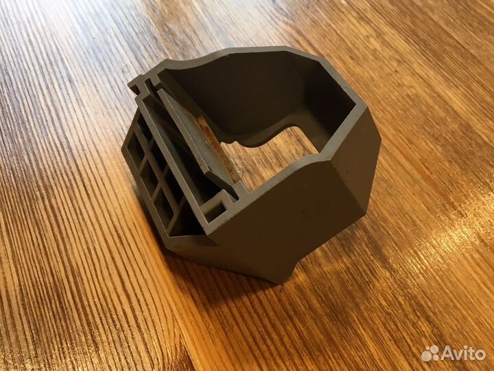 Крепление радиатора нижнее правое BMW E87 N47