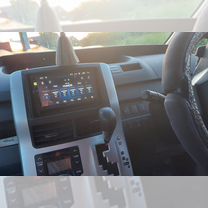 Toyota Voxy 2.0 CVT, 2010, 275 000 км, с пробегом, цена 800 000 руб.