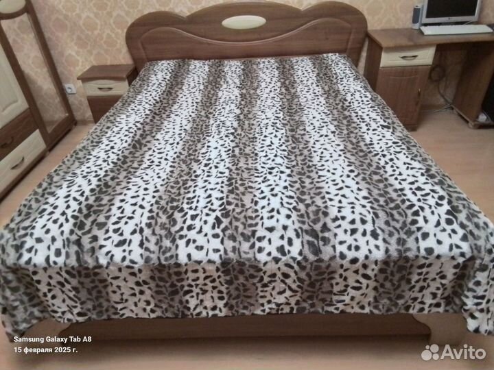 Продам спальный гарнитур б/у