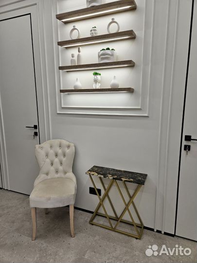 Консольный столик из натурального камня