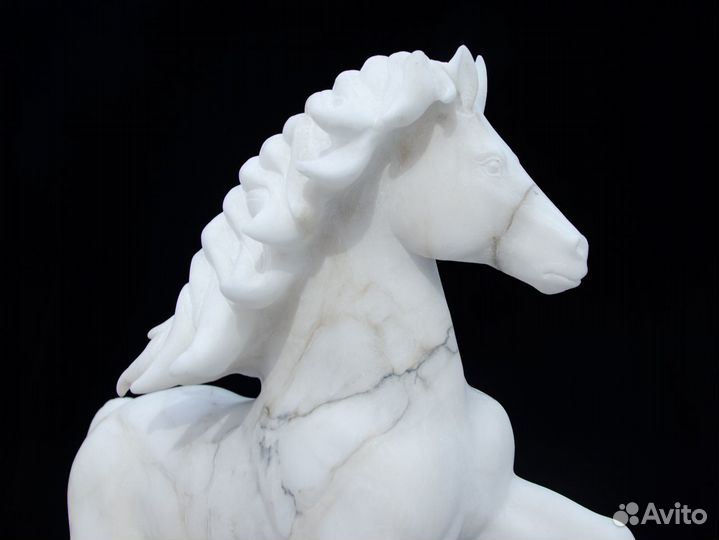 Скульптура из мрамора Белый Конь, Вяткин 39х44