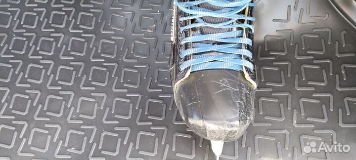 Вратарские хоккейные коньки