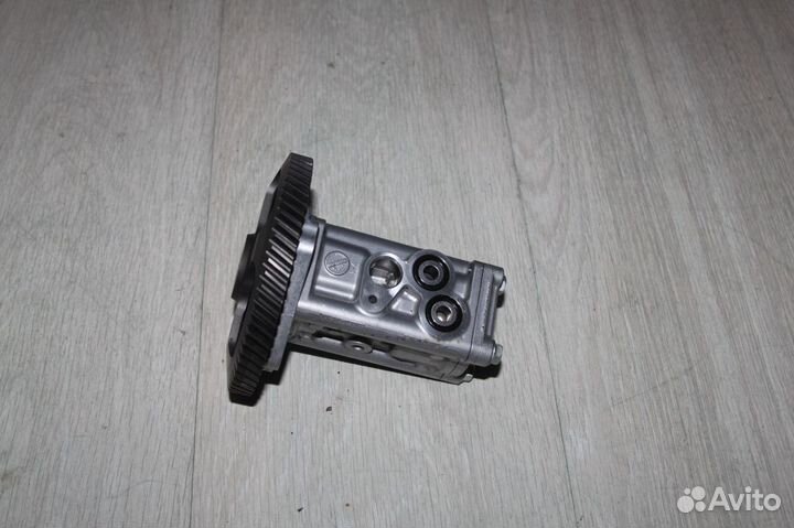 Насос масляный Toyota land Cruiser 200 1VD-FTV