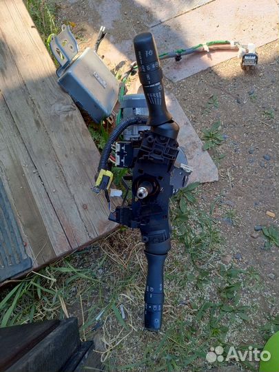 Рулевая колонка на toyota Prius alpha