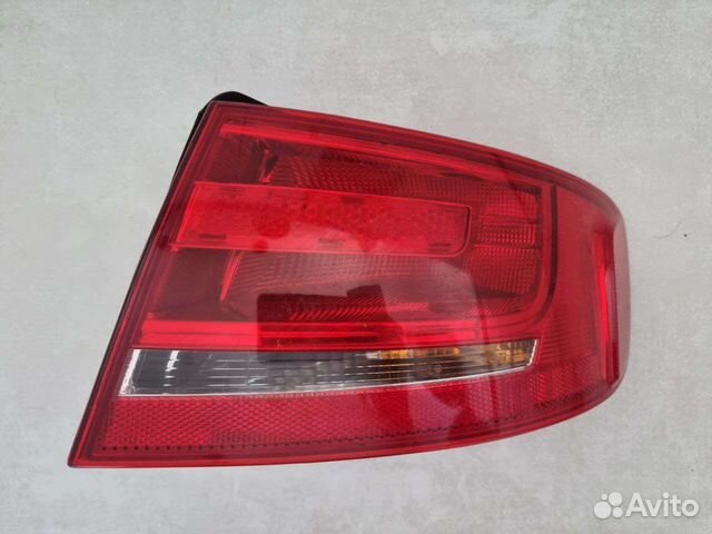 Задний внешний правый фонарь для Audi A4 B8