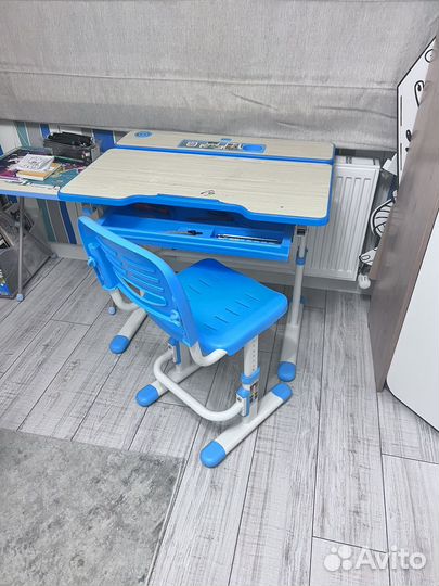 Детская растущая парта и стул