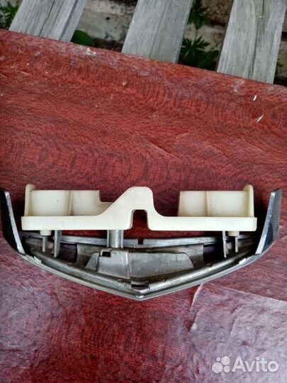 Т. Эстима. 2000-2005 Знак на бампер