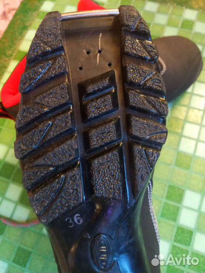 Лыжные ботинки