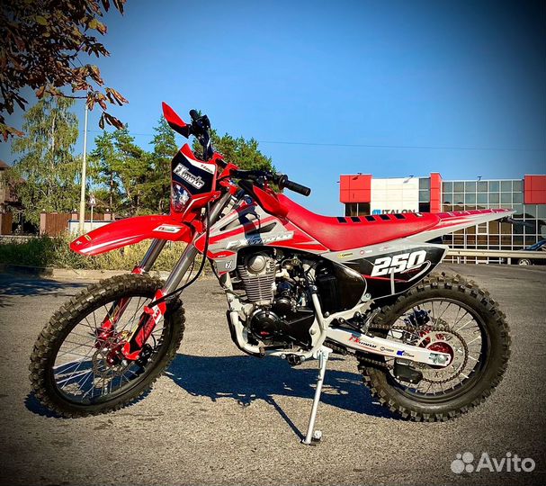 Эндуро fxmoto YZ250F. 250 кубов. Новый