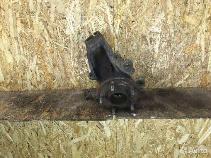 Цапфа передняя правая Ford Focus 3 седан 1.6 2012