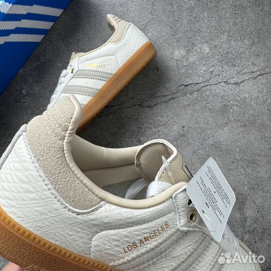 Кроссовки adidas