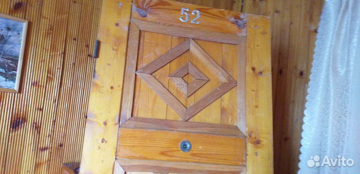 Дверь входная деревянная