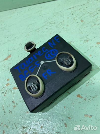 Блок управления дверьми передний правый Volkswagen