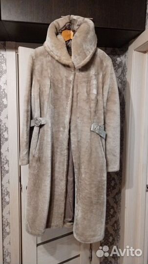 Шуба астраган, окантовка норкой, 48 рр