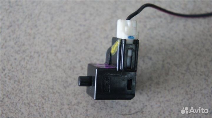 Концевик стояночного тормоза Mazda CX-7