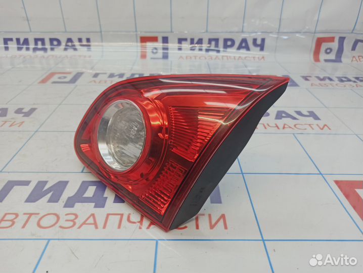 Фонарь задний внутренний правый Nissan Qashqai (J1