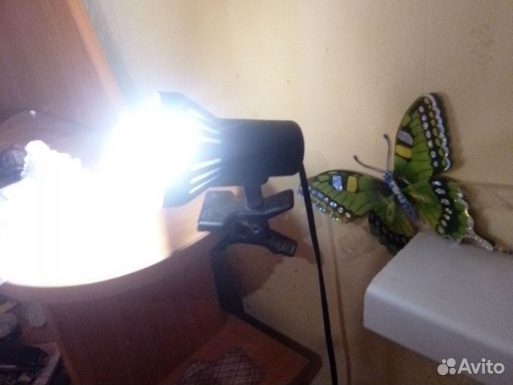 Светильник прищепка, для стола школьного и тд