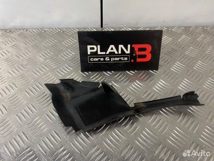 Диффузор радиатора передний левый Mercedes-Benz