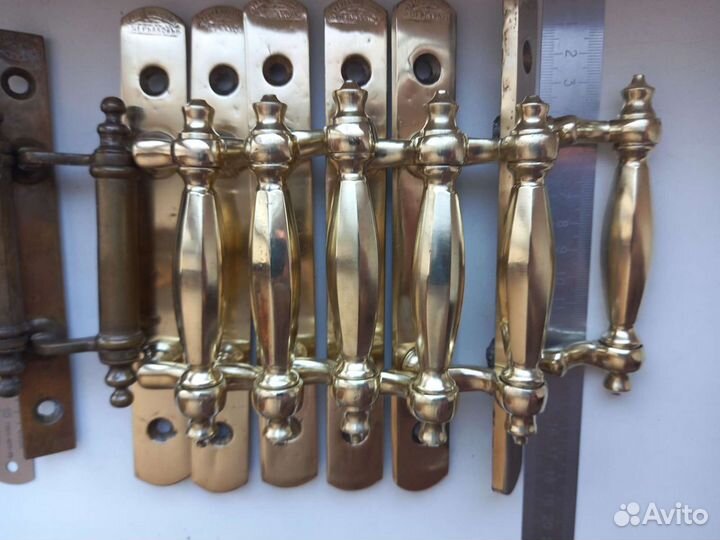 Дверные ручки