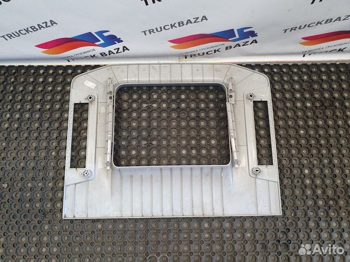 Накладка люка Renault T