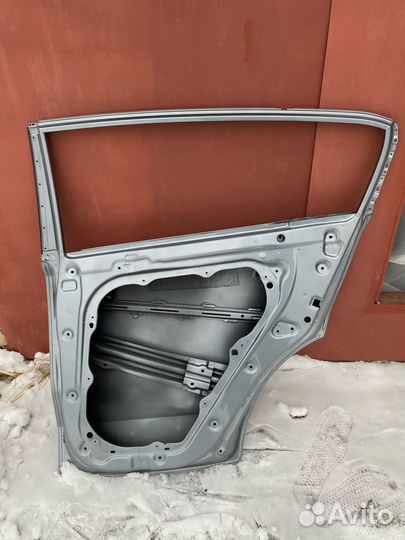 Задняя правая дверь Kia sportage 4
