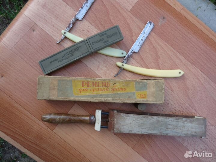 Опасные бритвы и двусторонний ремень для правки