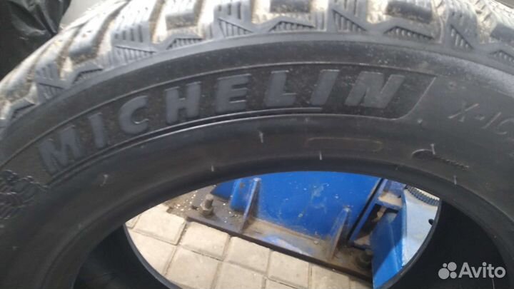 Michelin X-Ice North 4 215/55 R16 97T
