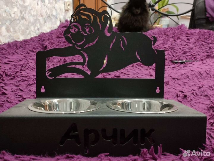 Подставка с мисками