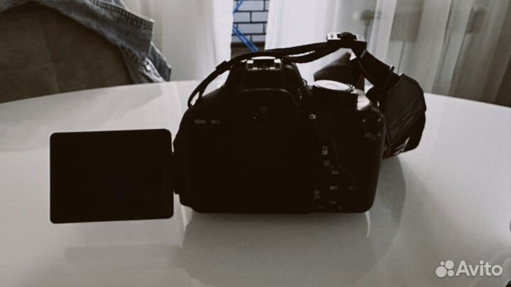 Canon EOS 600D Kit EF-S 18-55mm