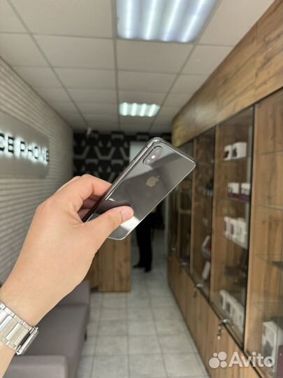 iPhone Xs, 64 ГБ