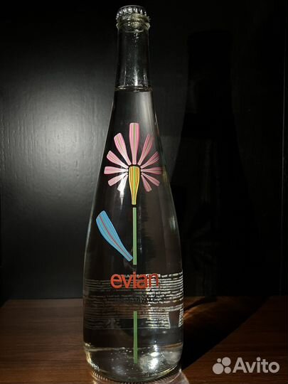 Коллекционная бутылка Evian Issey Miyake 2011