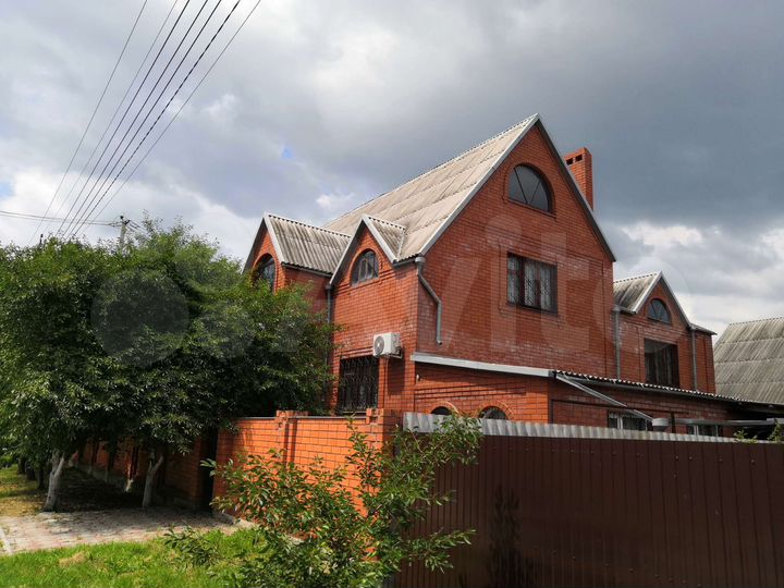 Дом 406 м² на участке 5 сот.