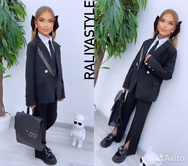 Костюм брючный на девочку 7/8 лет