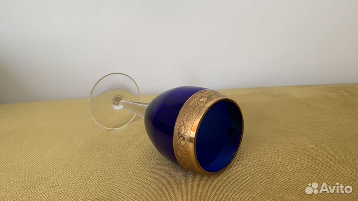 Синий фужер Богемий из кобальтого стекла