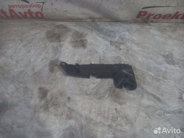 Крепление бампера переднее левое Kia Rio 4 2021