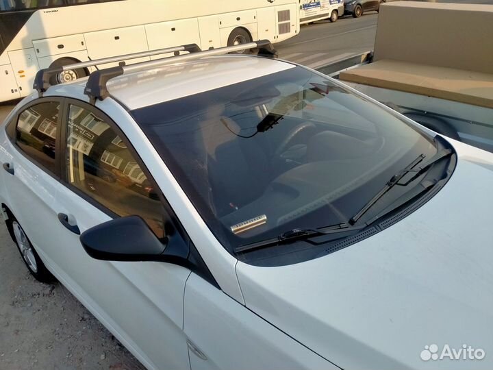 Багажник LUX City на гладкую крышу