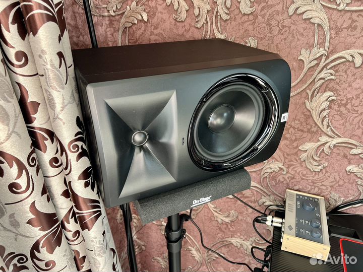 Студийные мониторы JBL LSR308 пара