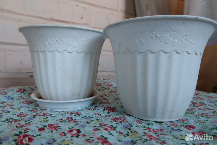 Цветочные горшки небольшие белые