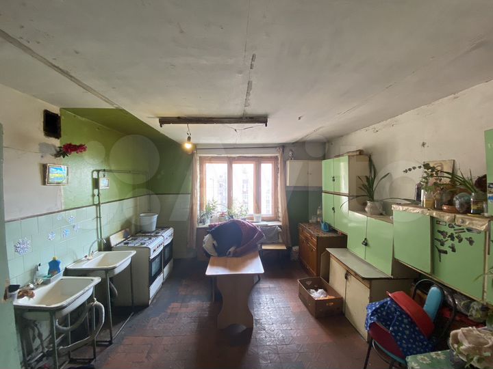 Комната 12 м² в 6-к., 9/9 эт.