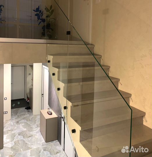 Стеклянные ограждения лестниц