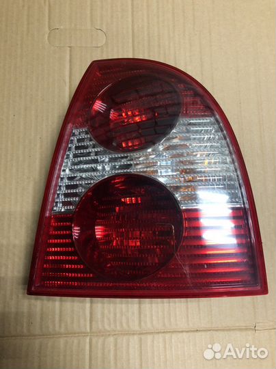 Фонарь задний правый Фольксваген Пассат В5+