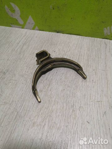 Вилка включения передач Ауди А4 Б7