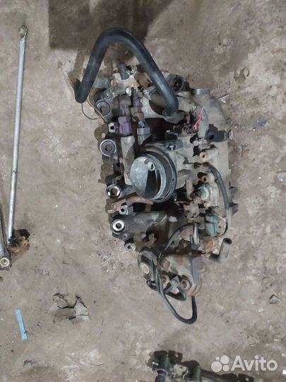 Коллектор впускной в сборе Ниссан Примера Р11