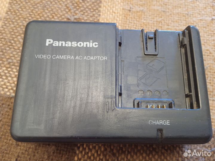 Зарядное устройство Panasonic для аккумуляторов
