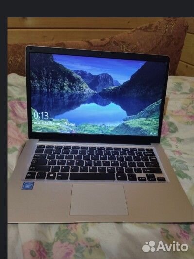 Сроччно Ноутбук новый