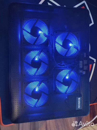 Подставка с охлаждением под ноутбук