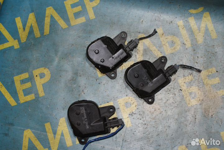 Моторчик привода заслонки печки Chrysler Voyager 4