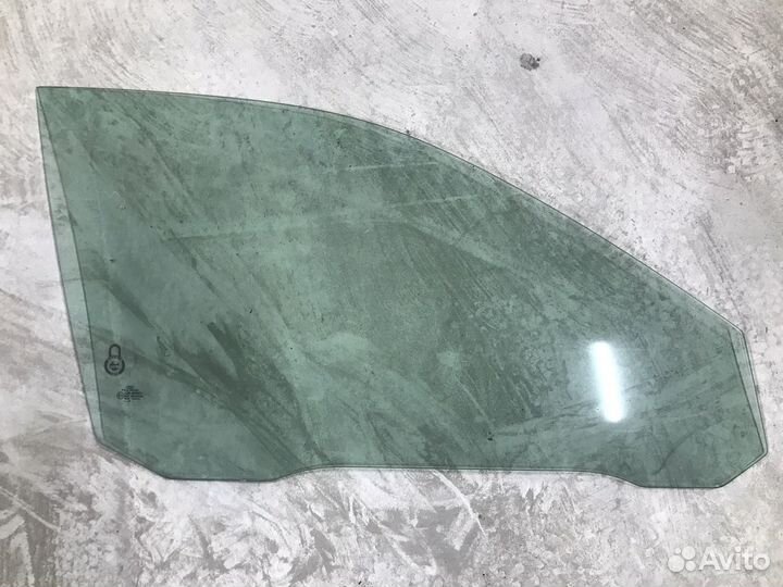 Стекло переднее правое Audi A4 B5 (4191)